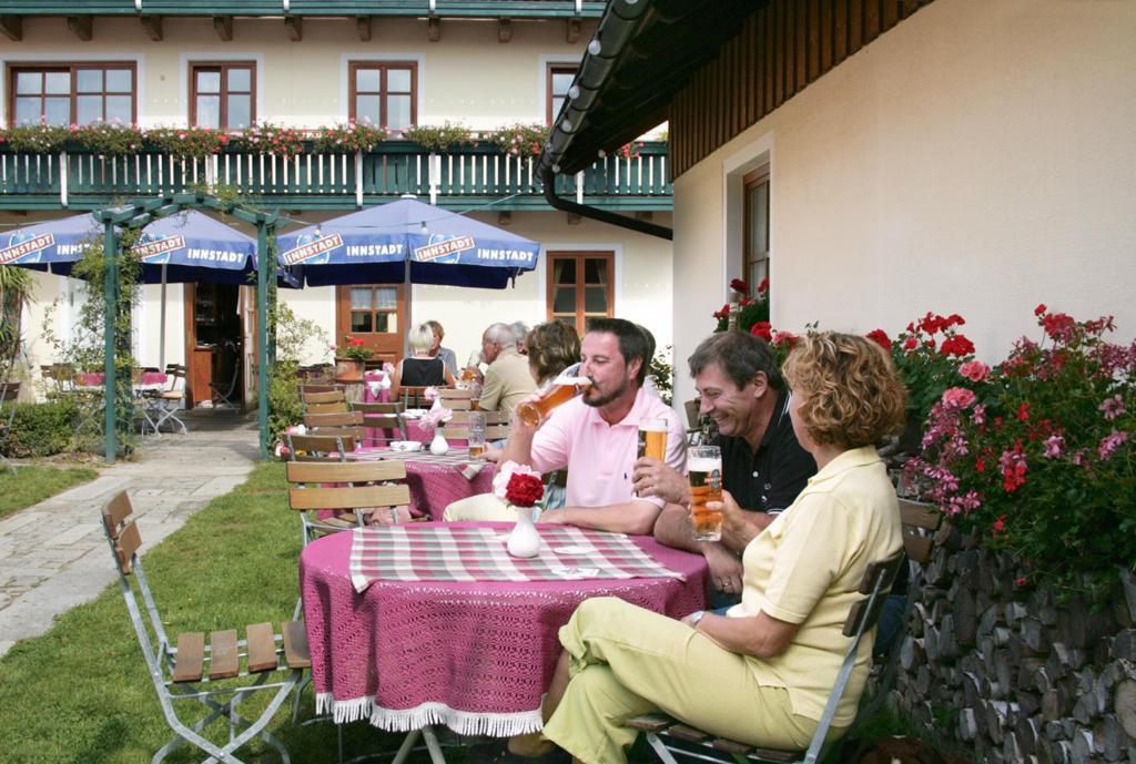 Hôtel Landgasthof Zum Kirchenwirt à Kellberg  Extérieur photo